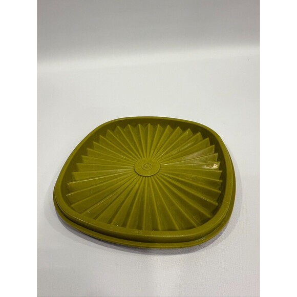 Vintage Tupperware Replacement Lid Starburst Servalier Square Avocado Green 841 - Picture 1 of 4